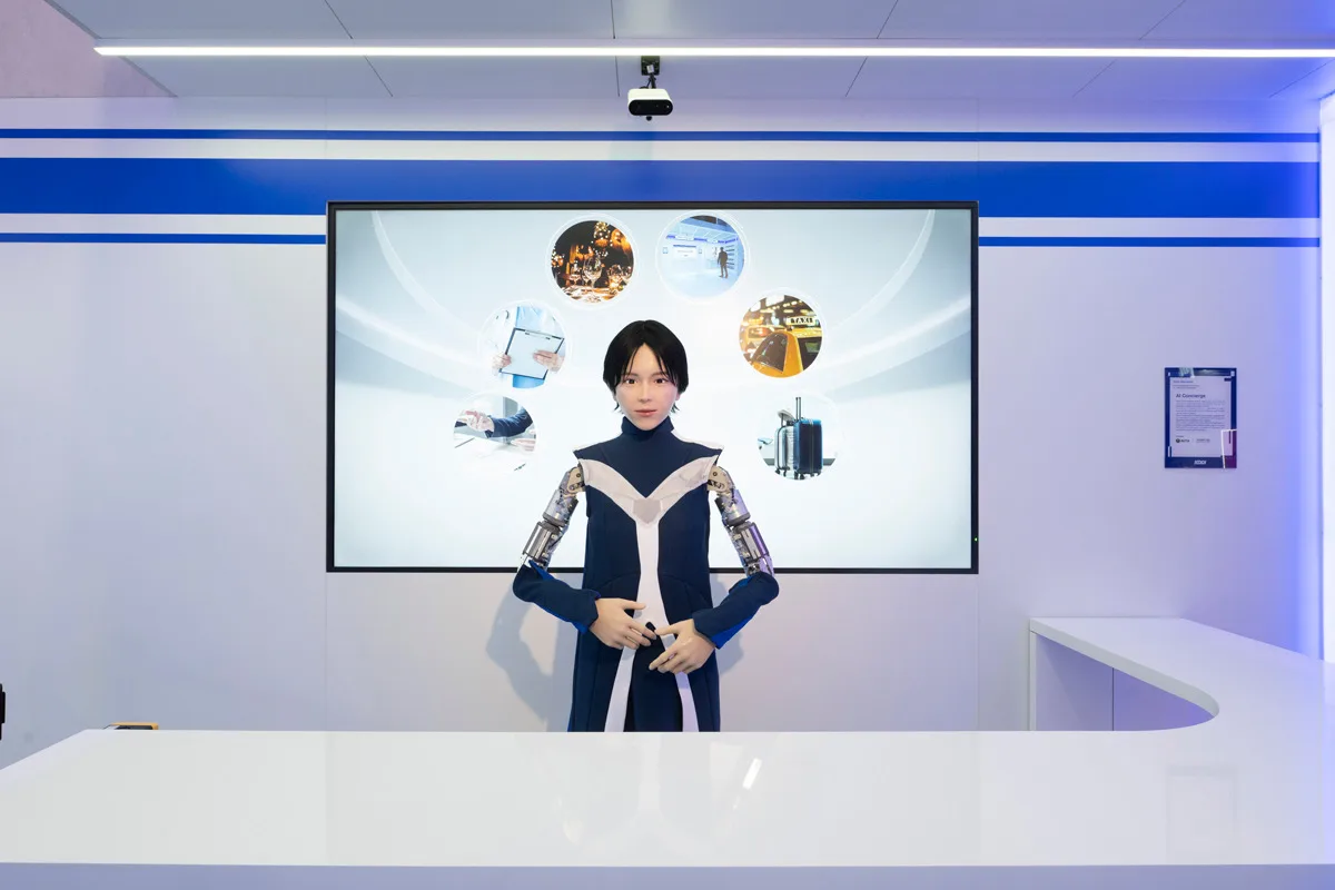 AVITA with KDDI (Japan) Hinata (AVITA × KDDI android) (2)