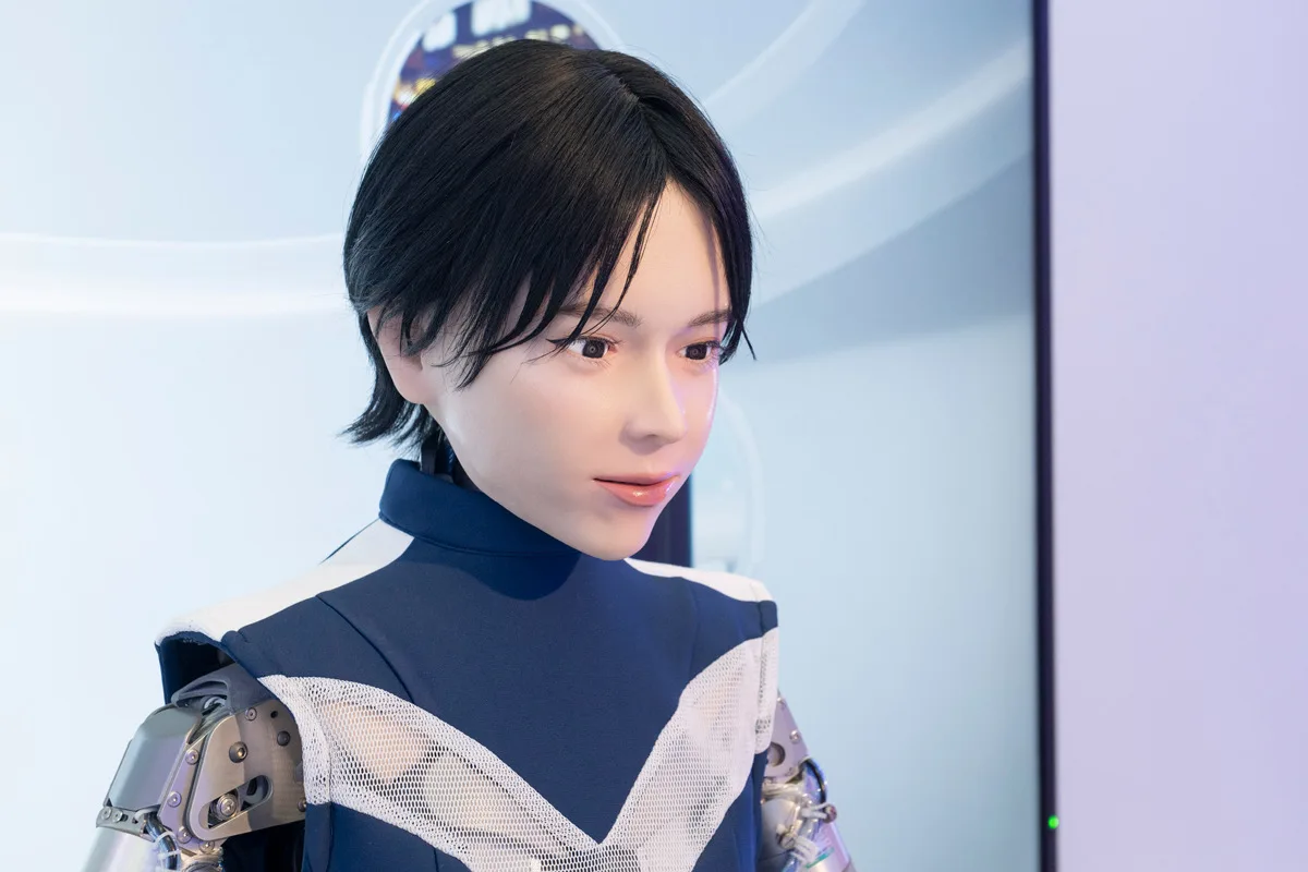 AVITA with KDDI (Japan) Hinata (AVITA × KDDI android) (3)