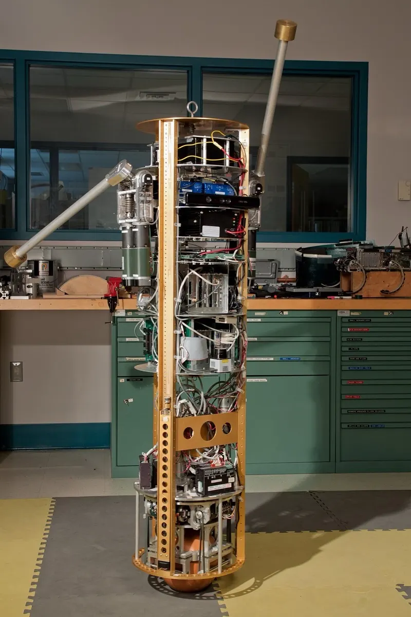 Microdynamic Systems Lab, Carnegie Mellon University (USA) CMU Ballbot (2)