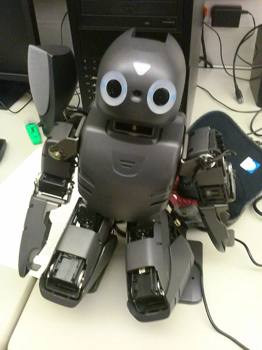 ROBOTIS with Virginia Tech (RoMeLa), Purdue, UPenn DARwIn-OP / ROBOTIS OP2 (1)