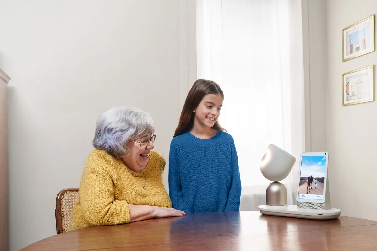Intuition Robotics (Israel/USA) ElliQ (2)