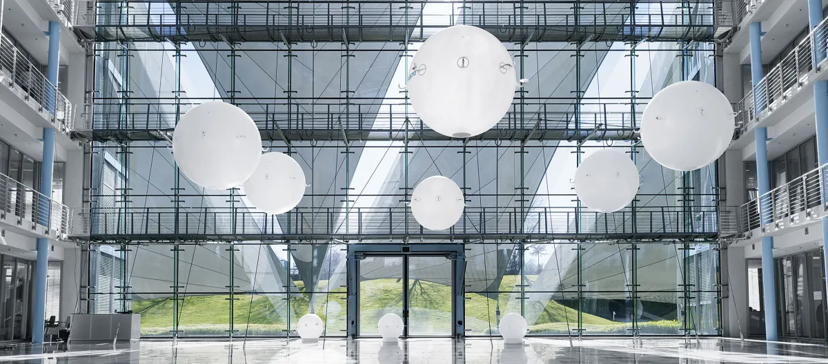 Festo Bionic Learning Network (Germany) eMotionSpheres (1)