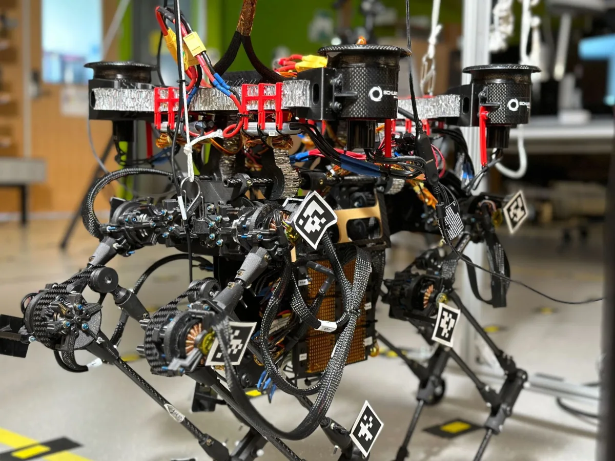 SiliconSynapse Lab (Alireza Ramezani), Northeastern University (USA) Husky Carbon (1)