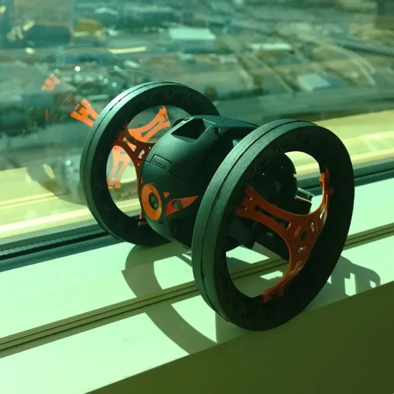 Parrot Jumping Sumo (and Jumping Race / Night)