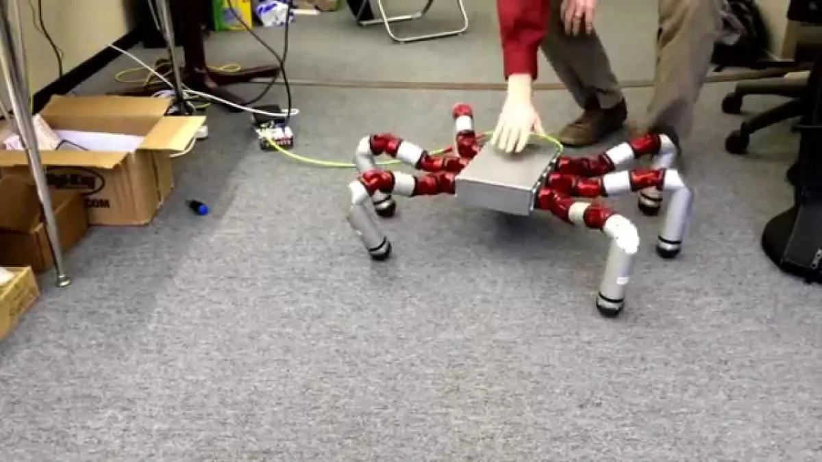 Carnegie Mellon University Biorobotics Lab (USA) Snake Monster (1)